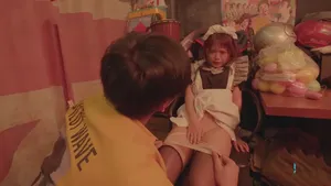 Cậu thanh niên non tơ bị đồng nghiệp nữ làm chung công ty đưa vào nhà trọ khi say xỉn