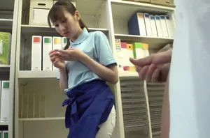Gái ngành trung quốc ê ẩm lỗ lồn vì anh khách buồi to