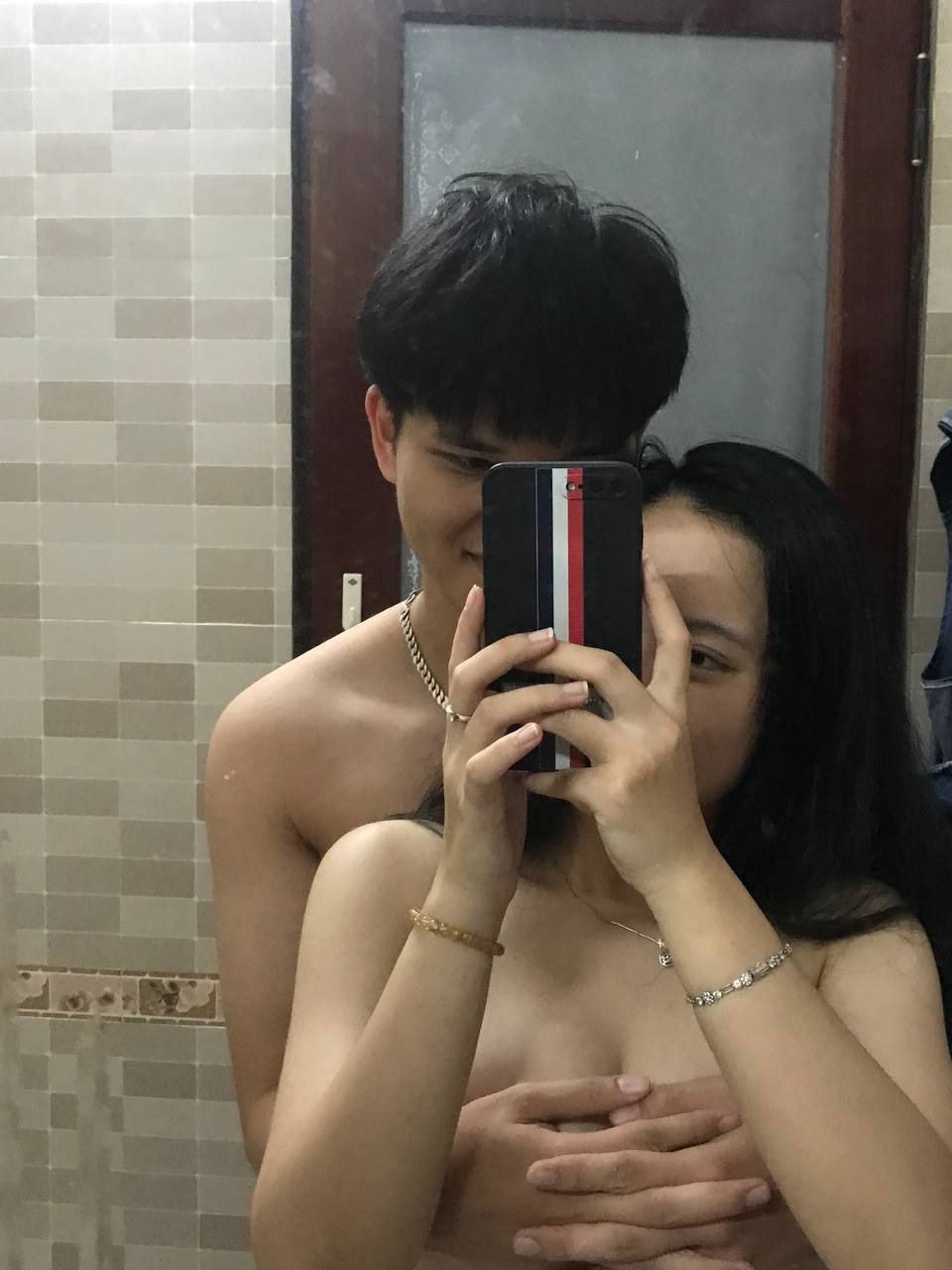 Lồn em ngon quá cho anh liếm cái nha