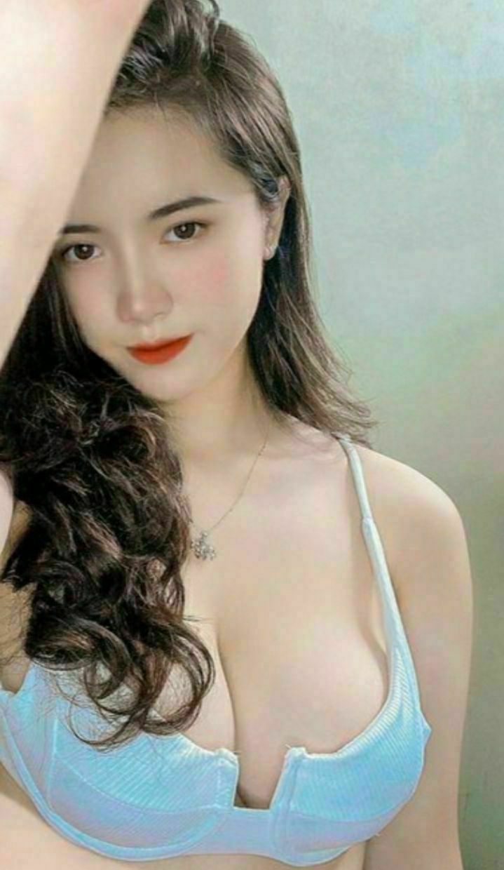 Ai có thể chịu đựng được một người phụ nữ như thế? Cuối cùng, tôi không thể không tè khắp xe.