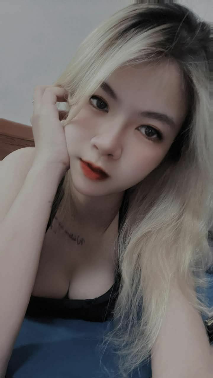 Em trai bắt quả tang chị gái thẩm du sau khi chia tay anh bồ trở về quê
